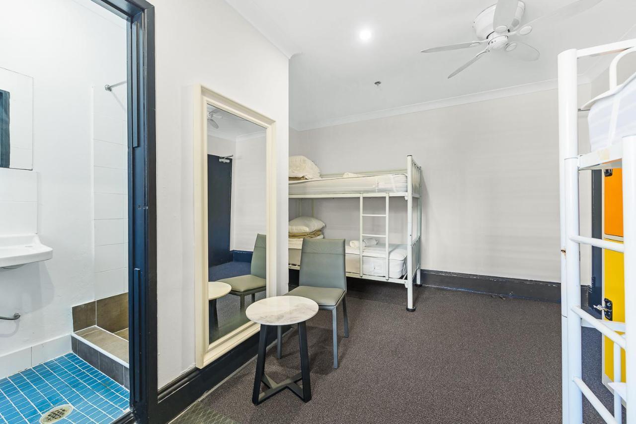Hostel London Plane Backpackers Sydney Exterior foto