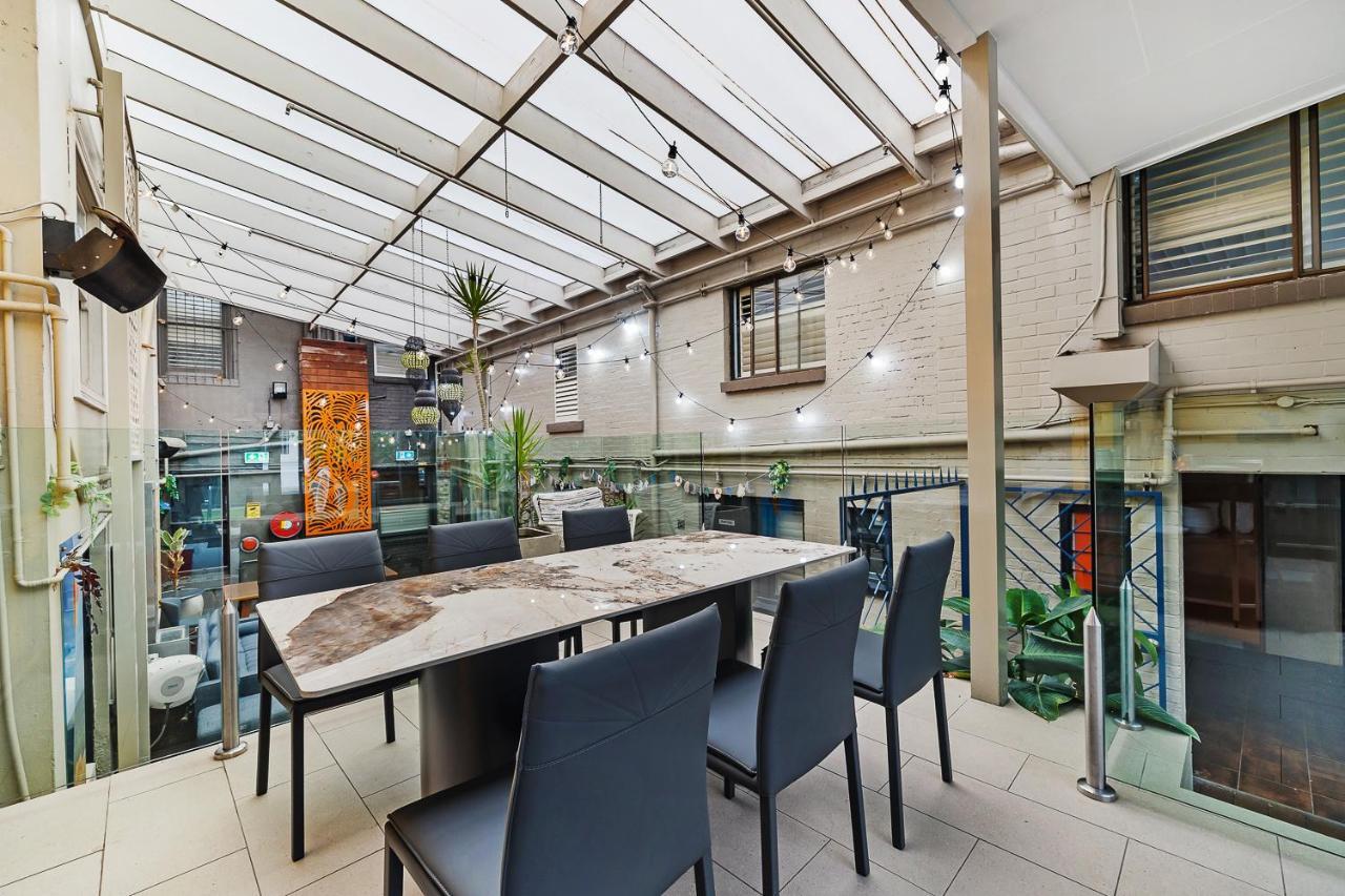 Hostel London Plane Backpackers Sydney Exterior foto