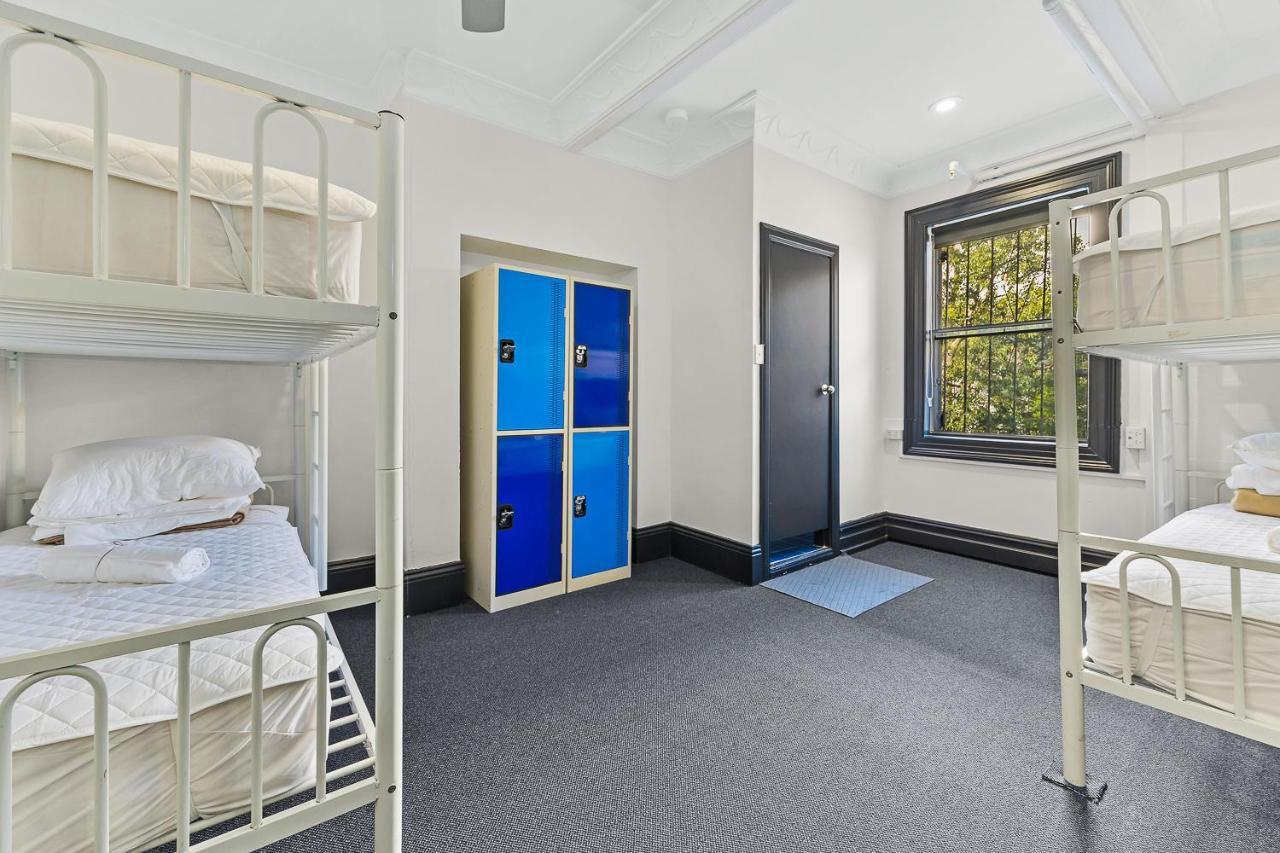 Hostel London Plane Backpackers Sydney Exterior foto