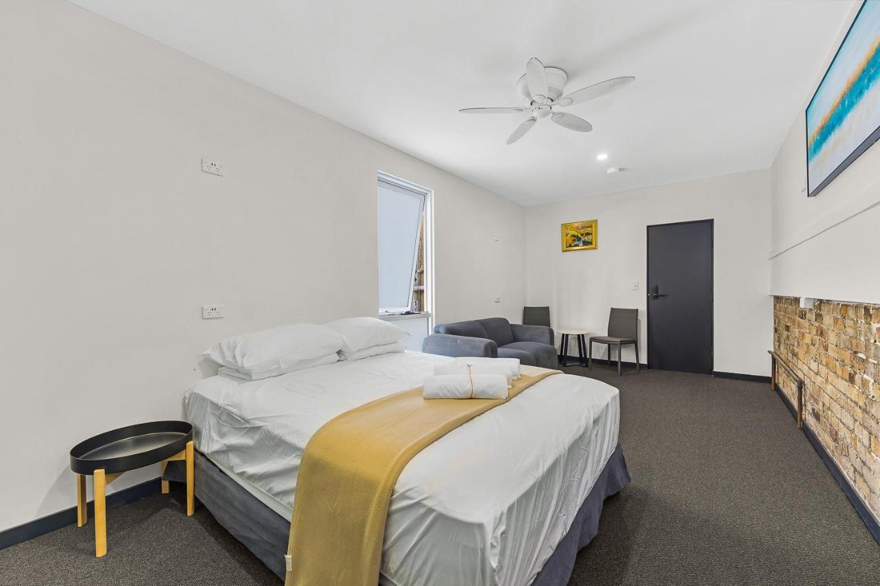 Hostel London Plane Backpackers Sydney Exterior foto
