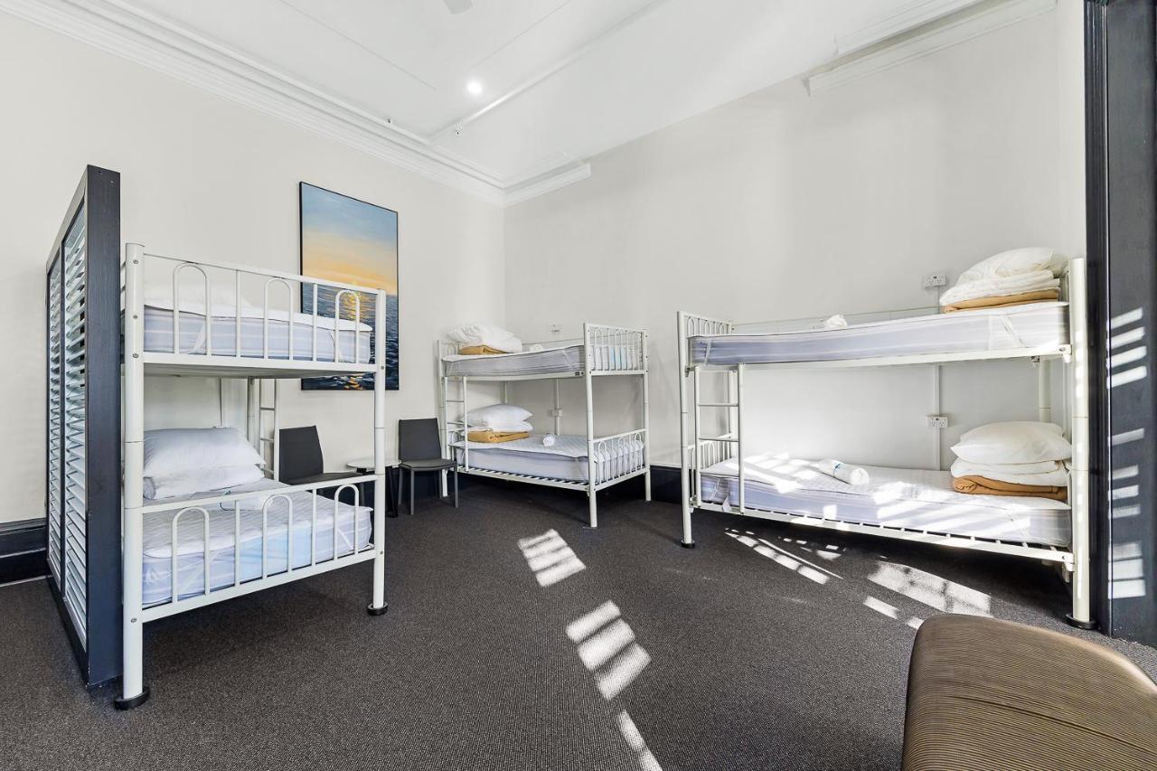 Hostel London Plane Backpackers Sydney Exterior foto